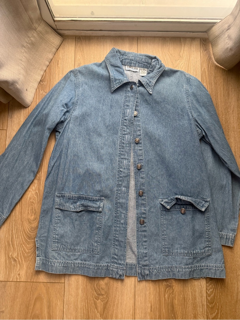 Relaxed Light Blue Denim Jacket with Front Pockets